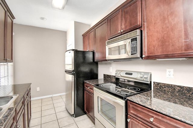 2255 Braeswood Park Drive 102, Houston, TX 77030