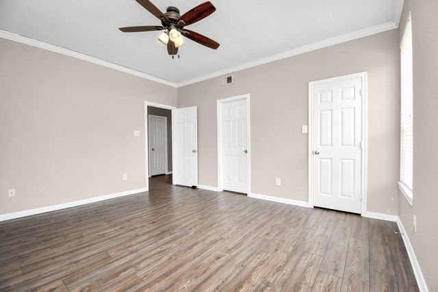 2255 Braeswood Park Drive 102, Houston, TX 77030