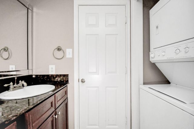 2255 Braeswood Park Drive 102, Houston, TX 77030