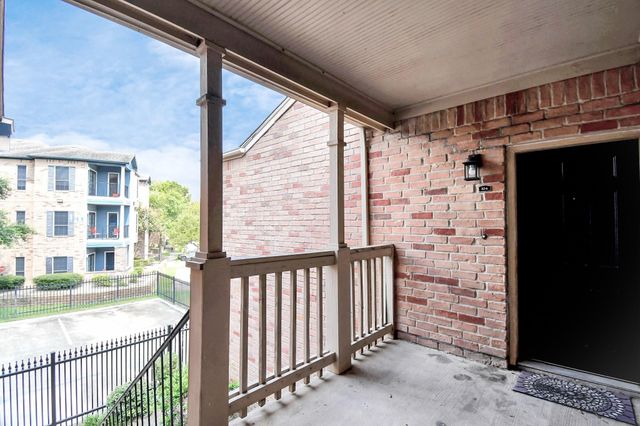 2255 Braeswood Park Drive 102, Houston, TX 77030