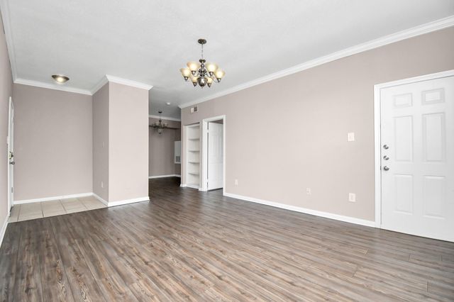 2255 Braeswood Park Drive 102, Houston, TX 77030