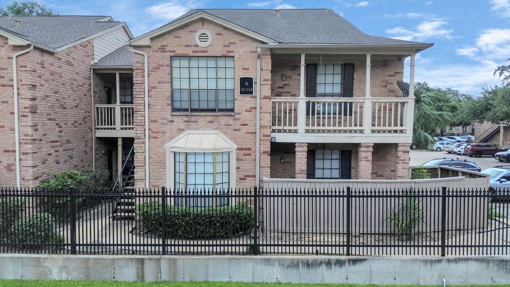 2255 Braeswood Park Drive 102, Houston, TX 77030