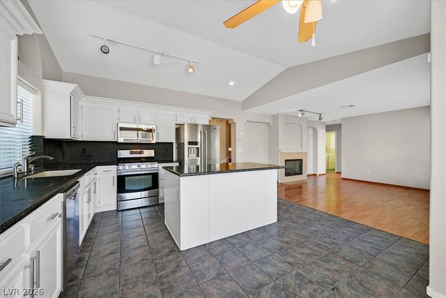 1038 Twin Berry Court, Henderson, NV 89002