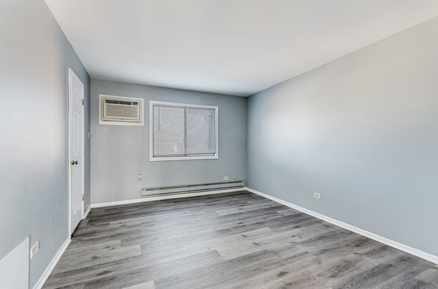 190 S Waters Edge Drive 302, Glendale Heights, IL 60139