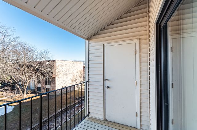 190 S Waters Edge Drive 302, Glendale Heights, IL 60139