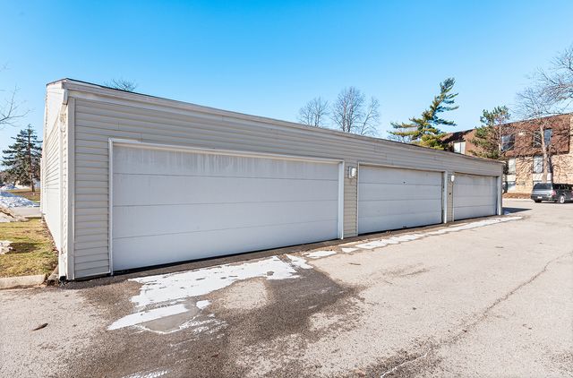 190 S Waters Edge Drive 302, Glendale Heights, IL 60139