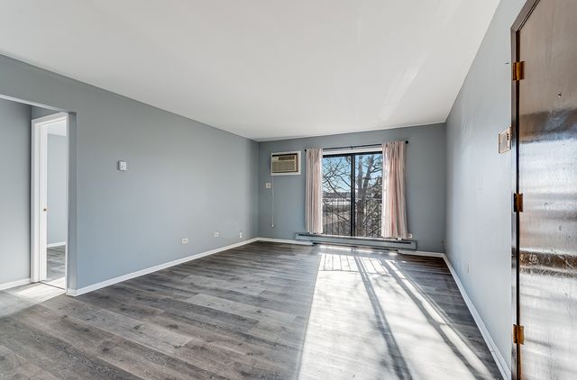 190 S Waters Edge Drive 302, Glendale Heights, IL 60139