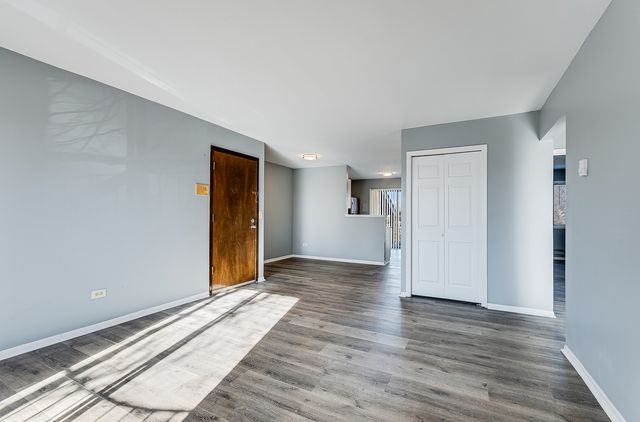 190 S Waters Edge Drive 302, Glendale Heights, IL 60139