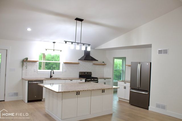 11175 S State Road, Morrice, MI 48857