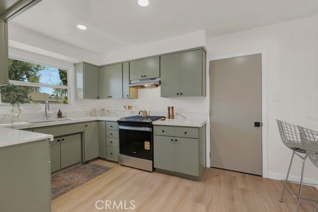 16125 Haynes Street, Van Nuys (los Angeles), CA 91406