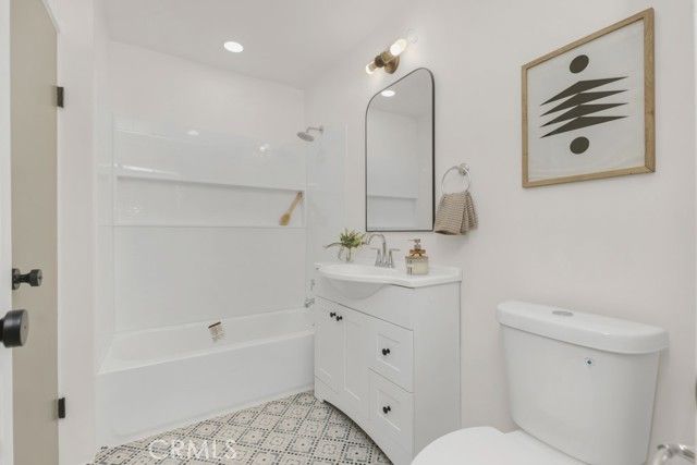 16125 Haynes Street, Van Nuys (los Angeles), CA 91406