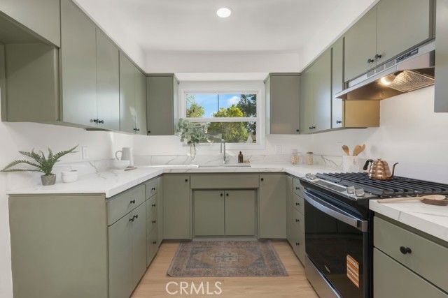 16125 Haynes Street, Van Nuys (los Angeles), CA 91406