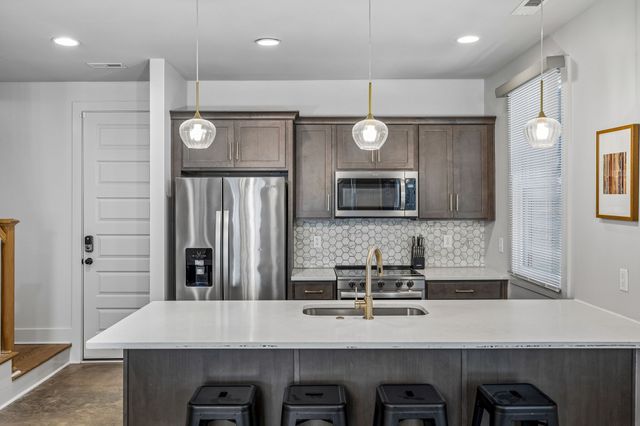 858 Seymour Ave, Nashville, TN 37206