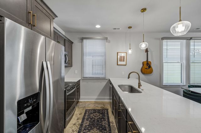 858 Seymour Ave, Nashville, TN 37206
