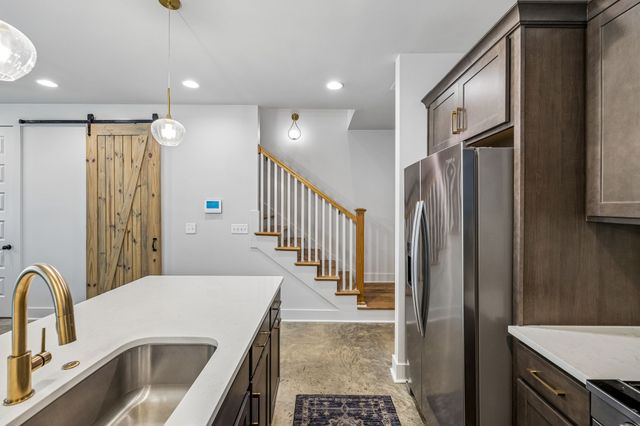 858 Seymour Ave, Nashville, TN 37206