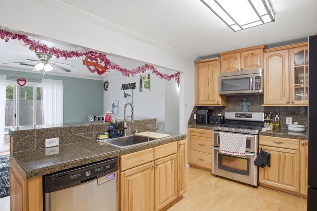 2345 Tokay Ave, Turlock, CA 95380