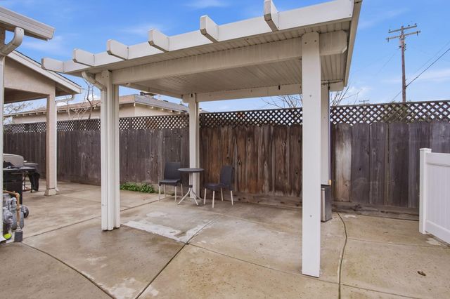 2345 Tokay Ave, Turlock, CA 95380