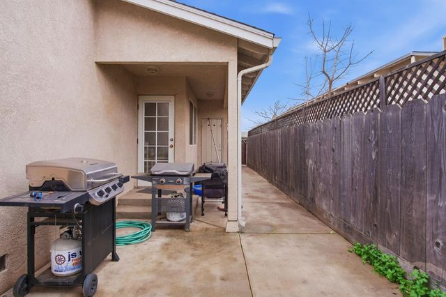 2345 Tokay Ave, Turlock, CA 95380