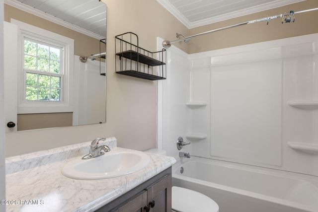 708 S Polk Street, Rayne, LA 70578