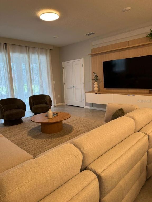 Image 3 of property listing at 15882 CAPE CORAL LOOP, Clermont, FL 34714