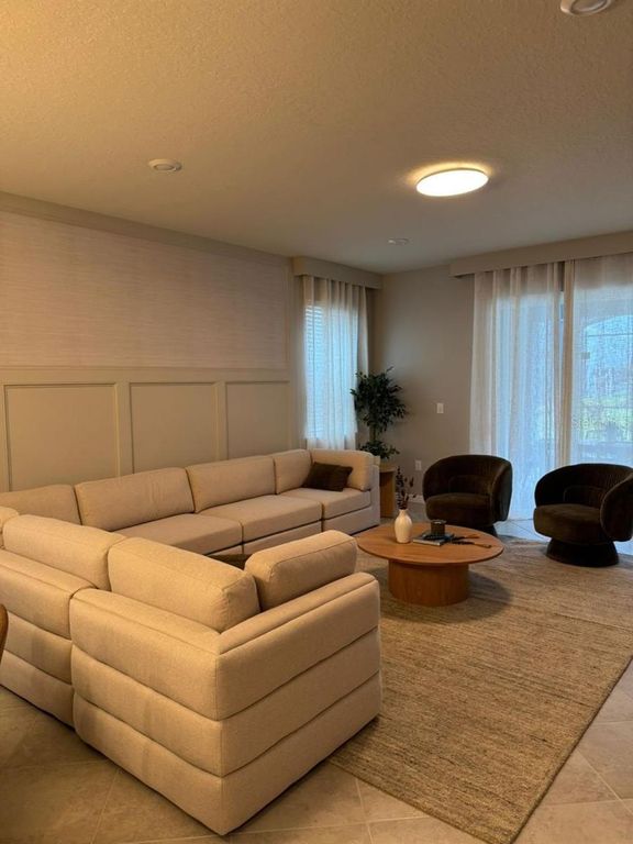 Image 4 of property listing at 15882 CAPE CORAL LOOP, Clermont, FL 34714