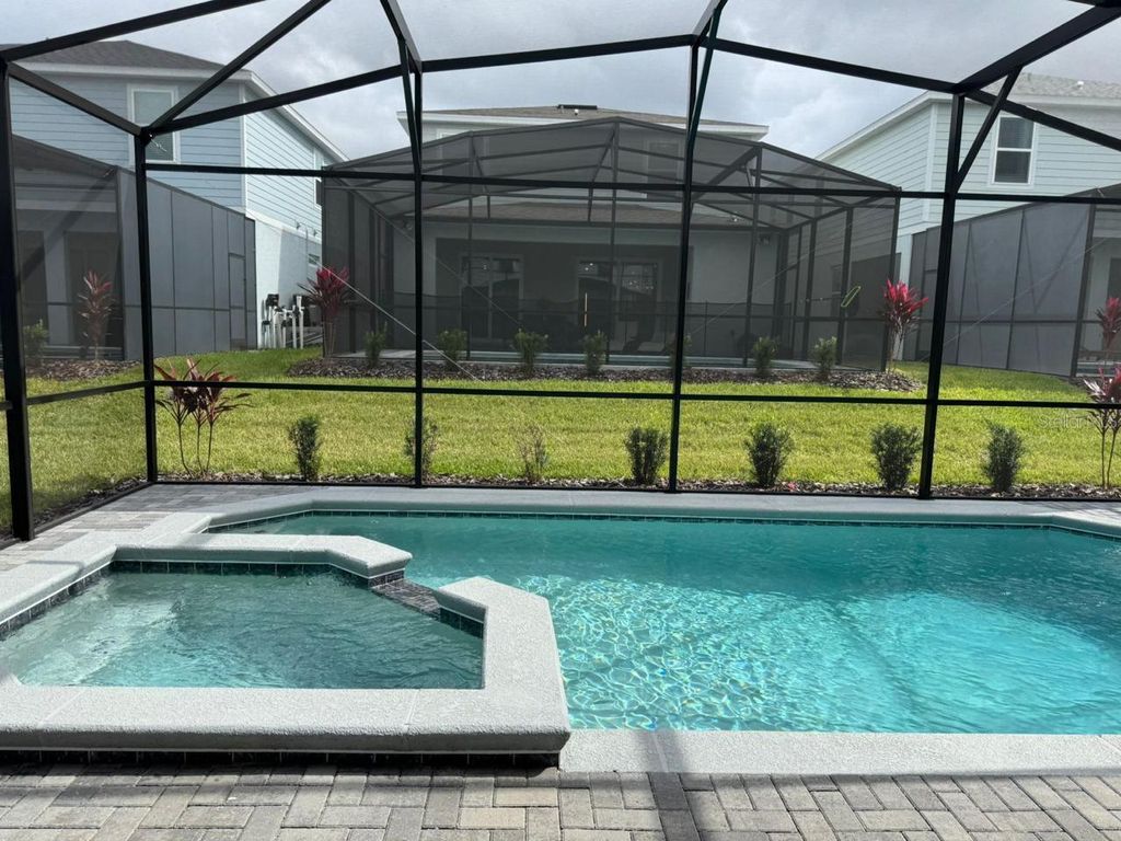 Image 37 of property listing at 15882 CAPE CORAL LOOP, Clermont, FL 34714