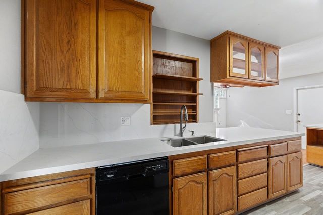 1460 Ridgecrest Dr, Manteca, CA 95336