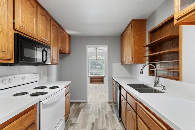 1460 Ridgecrest Dr, Manteca, CA 95336