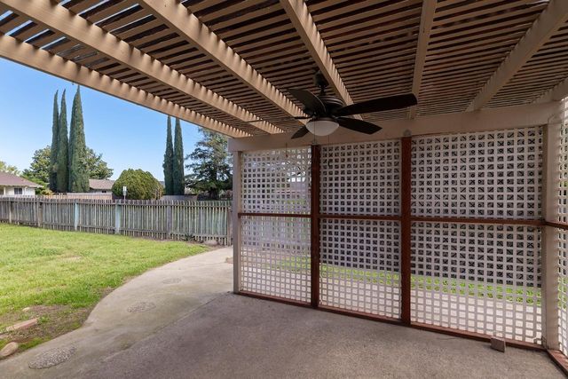 1460 Ridgecrest Dr, Manteca, CA 95336