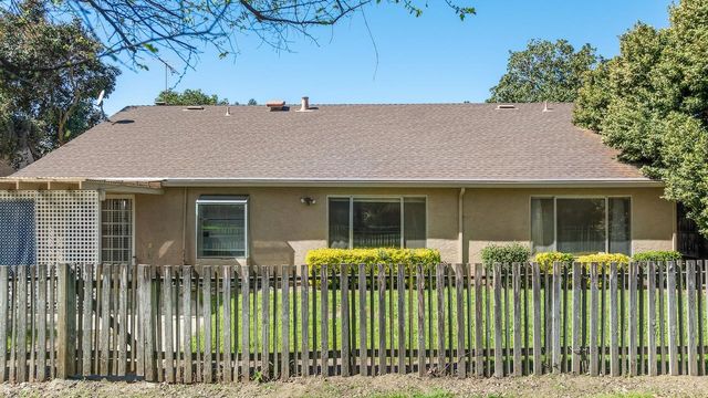 1460 Ridgecrest Dr, Manteca, CA 95336