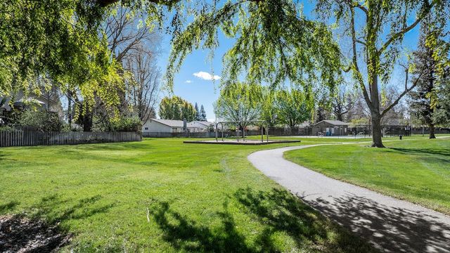 1460 Ridgecrest Dr, Manteca, CA 95336