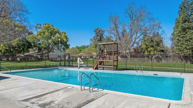 1460 Ridgecrest Dr, Manteca, CA 95336