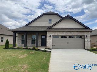 107 Lem Way, Hazel Green, AL 35750