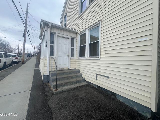 708 East Street, Rensselaer, NY 12144
