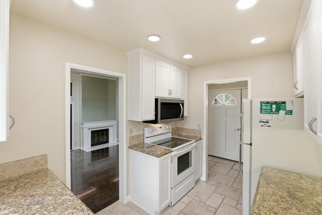 4362 Valley Avenue C5, Pleasanton, CA 94566