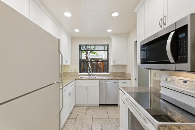 4362 Valley Avenue C5, Pleasanton, CA 94566