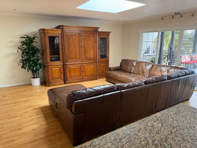 4282 Middlesex Drive, San Diego, CA 92116