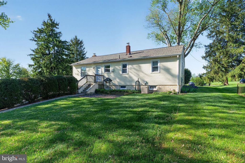 Image 3 of property listing at 10386 GORMAN RD, Laurel, MD 20723