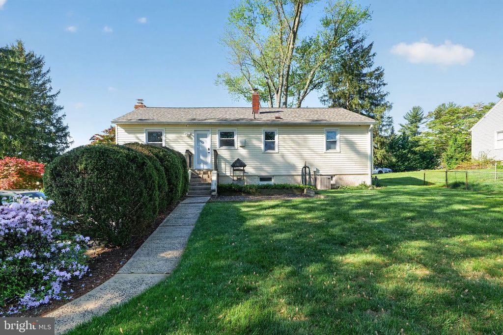 Image 4 of property listing at 10386 GORMAN RD, Laurel, MD 20723