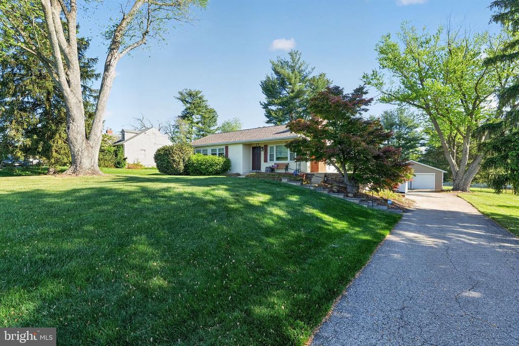 Image 5 of property listing at 10386 GORMAN RD, Laurel, MD 20723