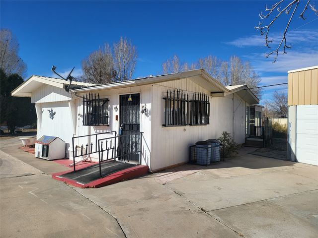 8 County Road 006, Espanola, NM 87532