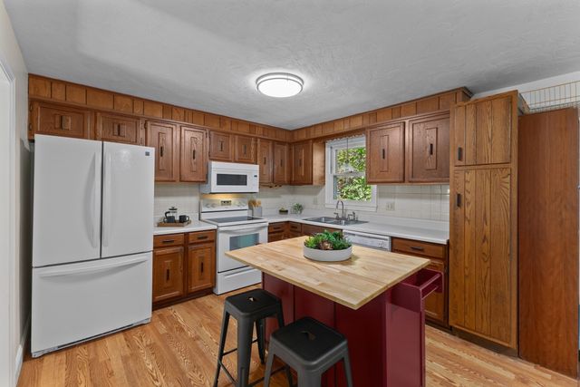 106 Woodland Street, West Boylston, MA 01583