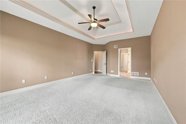 4957 S Park Ridge Drive, Independence, MO 64015
