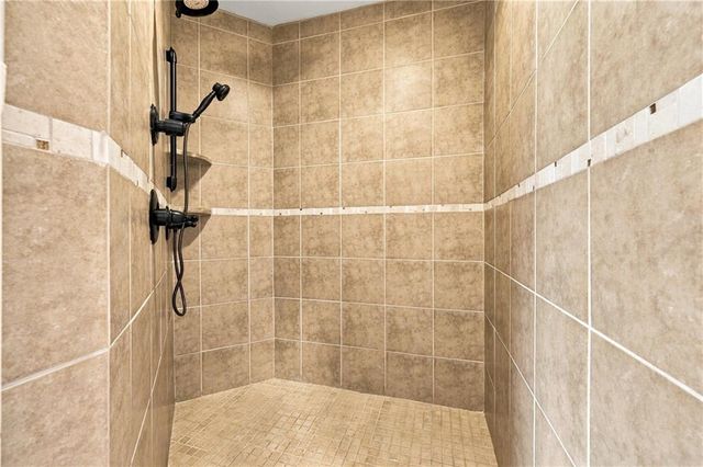 4957 S Park Ridge Drive, Independence, MO 64015