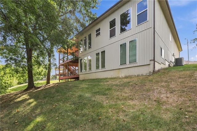 4957 S Park Ridge Drive, Independence, MO 64015