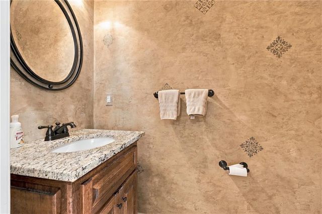 4957 S Park Ridge Drive, Independence, MO 64015