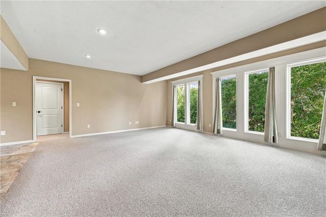 4957 S Park Ridge Drive, Independence, MO 64015