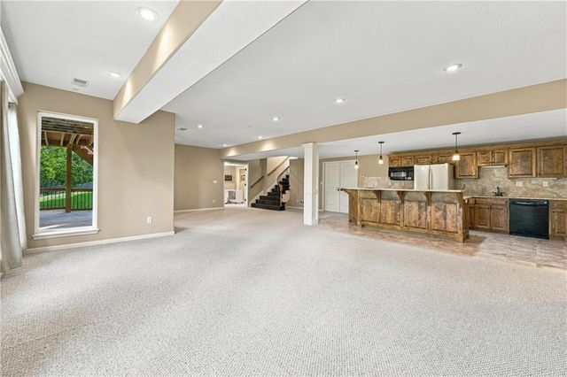 4957 S Park Ridge Drive, Independence, MO 64015