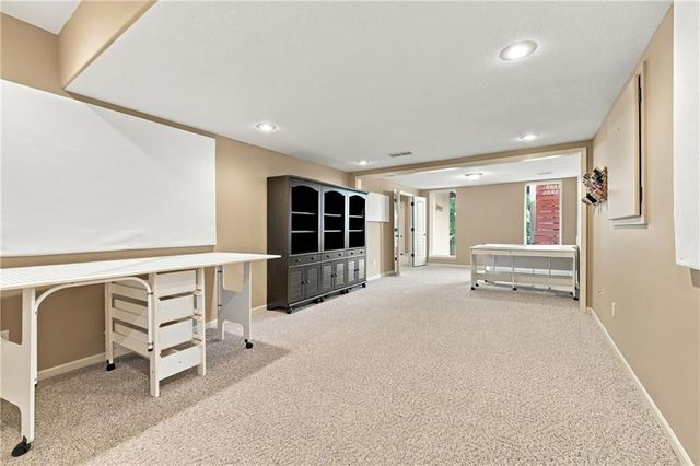 4957 S Park Ridge Drive, Independence, MO 64015