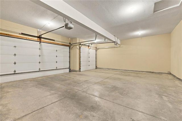 4957 S Park Ridge Drive, Independence, MO 64015